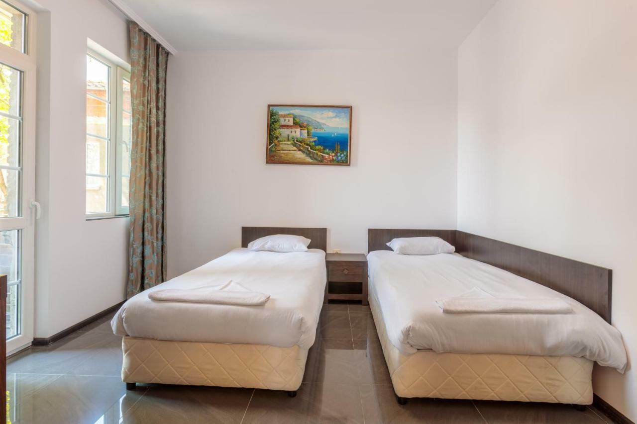 Seaside Guest Rooms Burgas City Exterior foto
